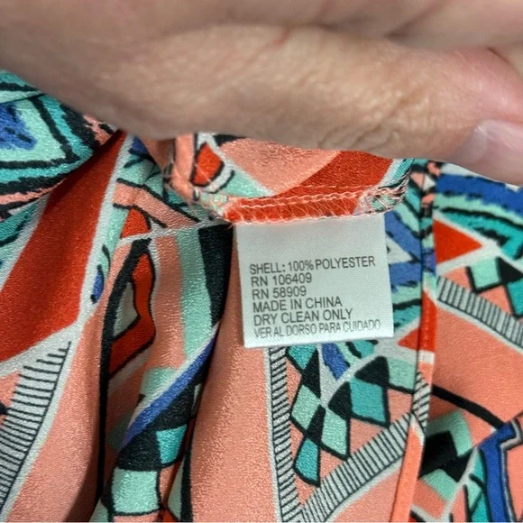 Gianni Bini Bold Tribal/Geometric Print Surplice Women's Top - Multicolor. Size - Picture 6 of 6